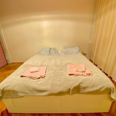 Entire Apartment In A Super Location - Cheap Monthly Rate Cracovia Esterno foto