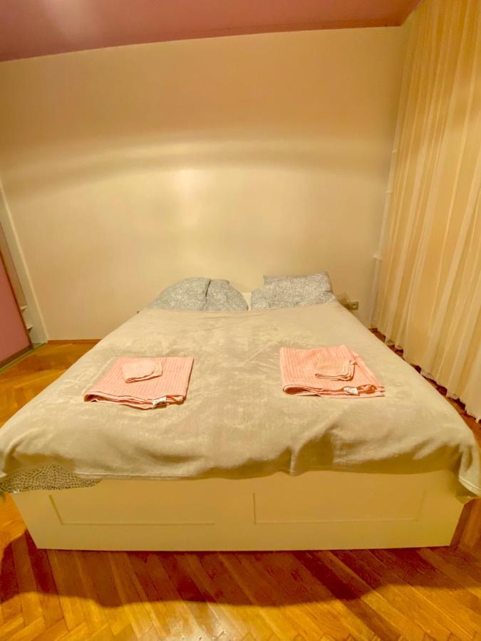 Entire Apartment In A Super Location - Cheap Monthly Rate Cracovia Esterno foto