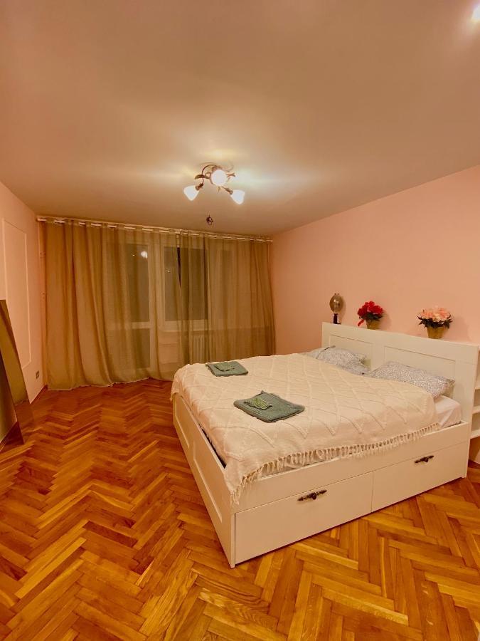 Entire Apartment In A Super Location - Cheap Monthly Rate Cracovia Esterno foto