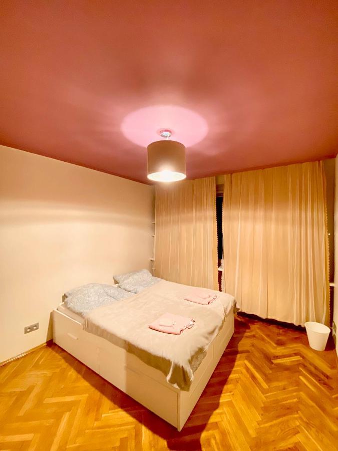 Entire Apartment In A Super Location - Cheap Monthly Rate Cracovia Esterno foto
